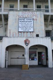 64 SF alcatraz aankomst.jpg