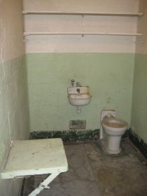 65 SF alcatraz cel.jpg